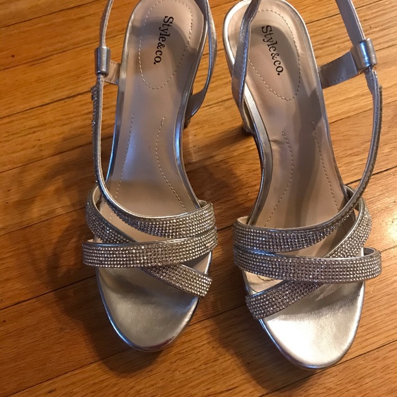 Style & Co. Philly Silver Wedding Party Sandals - Picture 4 of 6